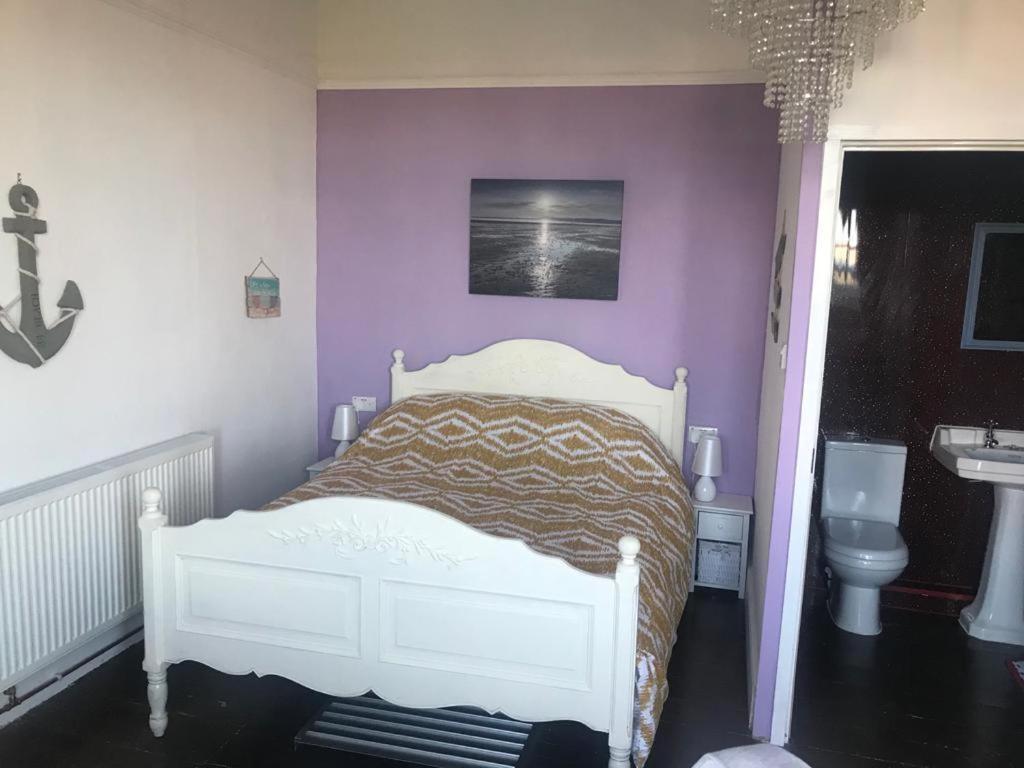 Henrys On The Prom Bed & Breakfast Great Yarmouth Room photo